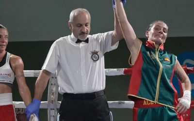 Ana Acevedo, una de las tres mujeres boxeadoras en categoría profesional de Galicia.